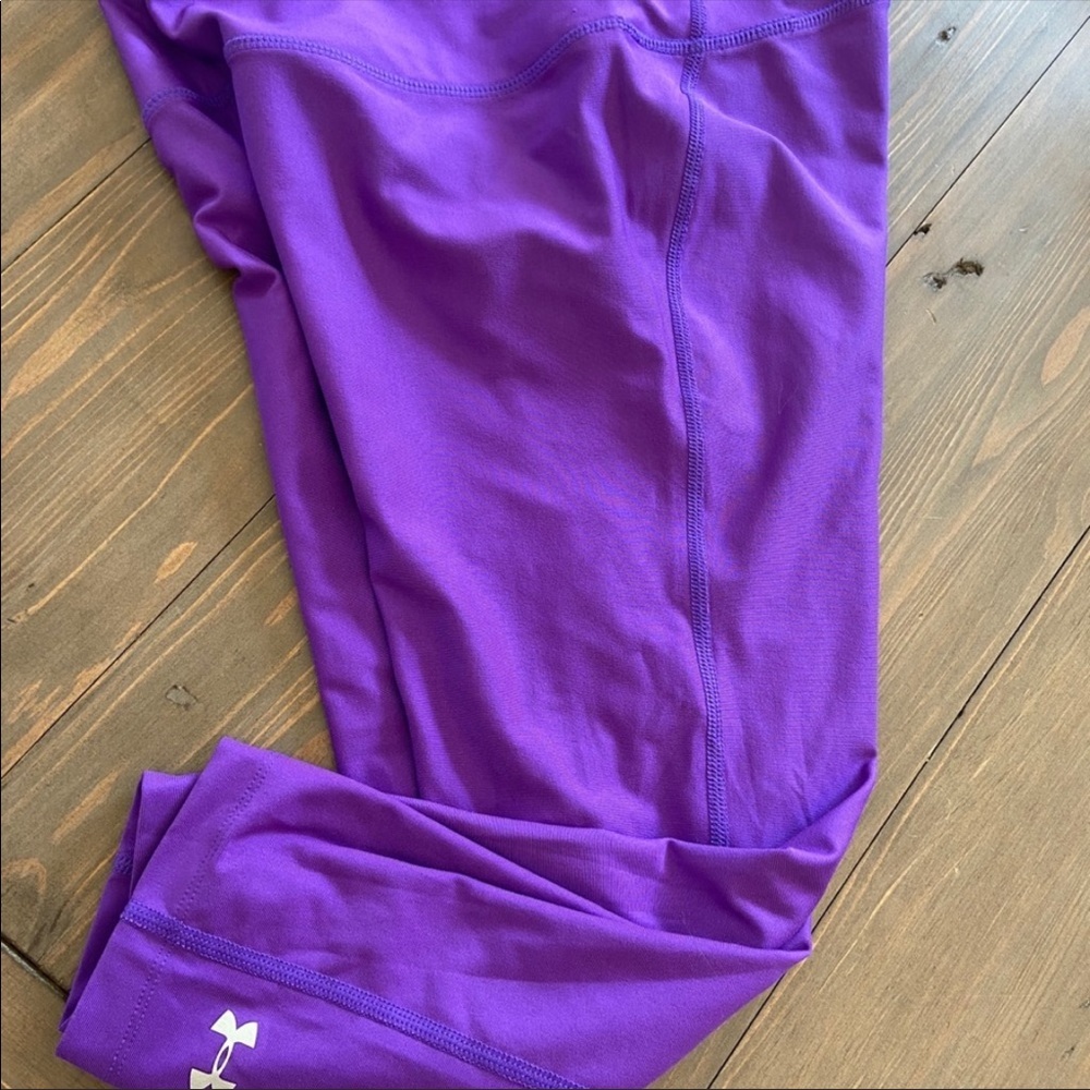 🧨Under Armour - 3/4 Length Purple Leggings - S